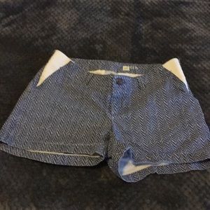 Gap Maternity stretch side shorts.  Size 02 R.